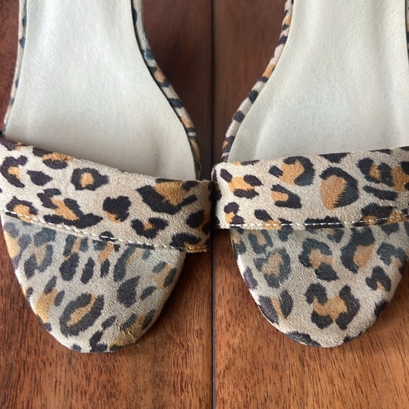Refresh Size 7.5 Leopard Heels 3 inches - Picture 2 of 7